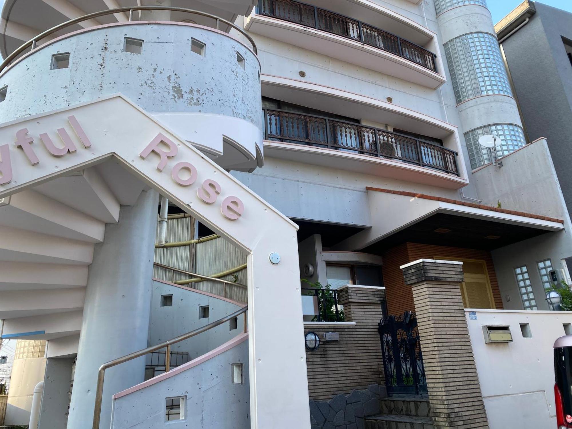 Joyful Rose Apartment Ginowan Exterior foto